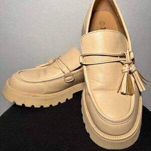 Buff/Cream Loafers, 8.5 US womens shoe, chunky platform loafers
